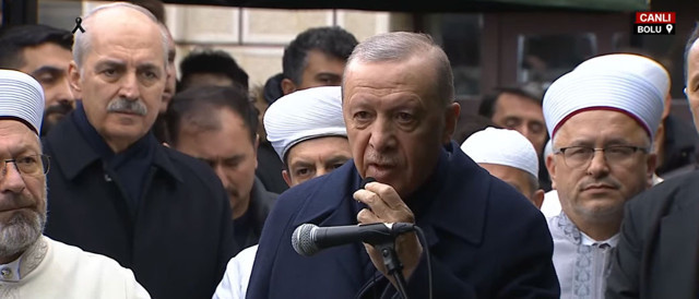 Cumhurbaşkanı Erdoğan Gültekin ailesinin cenaze namazına katıldı gözyaşlarını tutamadı - Resim: 0
