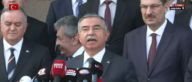 AK Parti ve MHP Recep Tayyip Erdoğan'ın cumhurbaşkanı adaylığı için YSK'ya başvurdu - Resim: 0