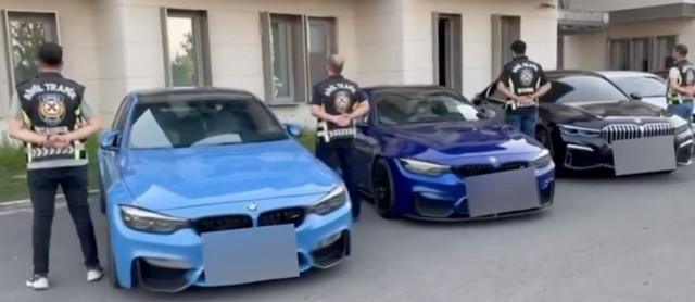 İstanbul'da çakarlı düğün konvoyu! Bakan Yerlikaya duyurdu: Sürücüler tespit edildi, hepsine ceza yağdı - Resim: 2