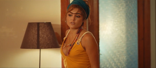 Hande Erçel ve Rıza Kocaoğlu'nun iki aşığı canlandırdığı klip izleme rekorları kırıyor - Resim: 4