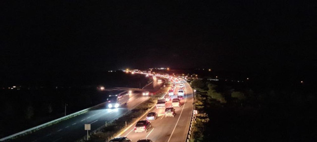 5 milyon tatilcinin dönüş çilesi başladı - Resim: 1