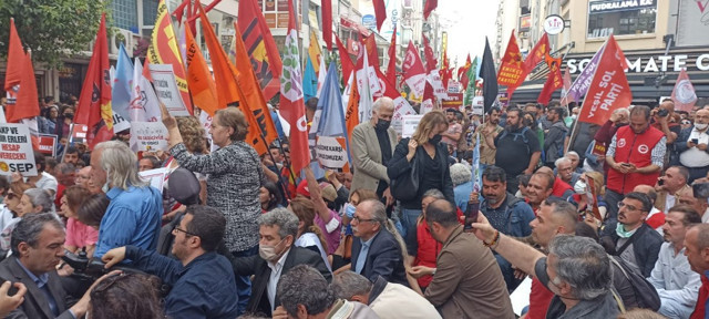 Taksim'de Gezi Davası protestosunda çok sayıda kişi gözaltına alındı - Resim: 0