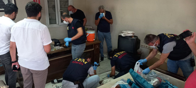 Mersin'de eylem hazırlığındaki 2 PKK'lı terörist yakalandı - Resim: 0
