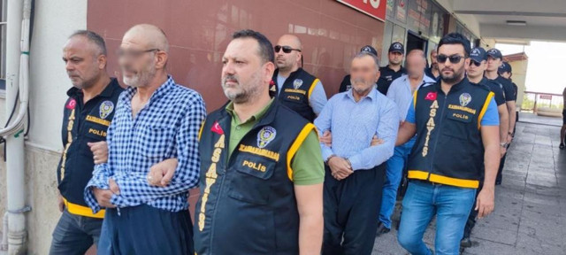 25 yıl sonra ortaya çıkan vahşette yeni gelişme! 7 şüpheliden 3’ü tutuklandı - Resim: 1