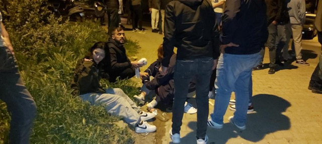 Bursa'da kontrolden çıkan otomobil beton duvara çarptı: 4 yaralı - Resim: 2