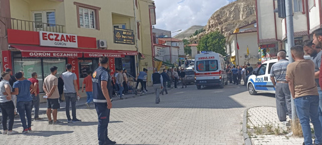 Bayramda küslerin barışması gerekirken onlar ortalığı savaş alanına çevirdi - Resim: 1