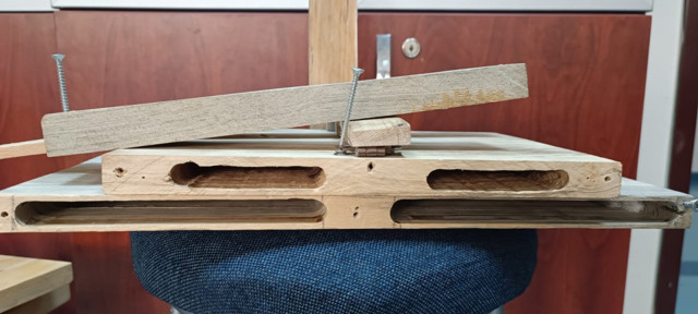 Kaçak telefonları rahlenin içerisinde kaçırmaya çalışan kişi yakalandı - Resim: 0