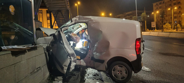 Gece boyunca katliam gibi kazalar! 21 kişi öldü onlarca kişi yaralandı - Resim: 2