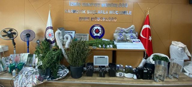 İzmir'deki uyuşturucu operasyonunda polisi şaşkına çeviren düzenek - Resim: 0