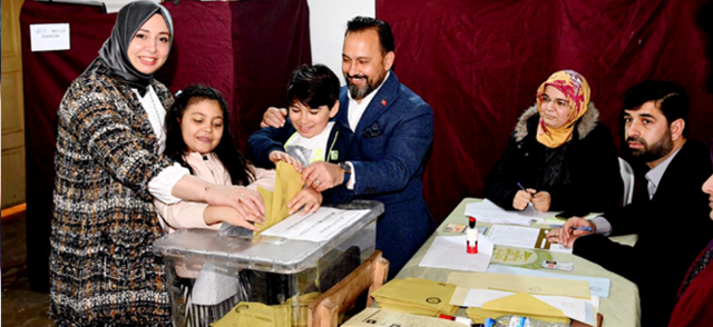 Bilal Uludağ kimdir aslen nereli eşi Necla Uludağ ve çocukları kimdir? - Resim: 0
