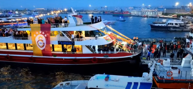 Galatasaray şampiyonluk kupasını kaldırdı - Resim: 5