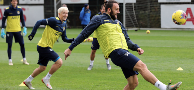 Fenerbahçe'de Vedat Muriç ve Max Kruse Göztepe maçı kadrosunda - Resim: 0