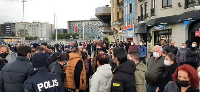 Taksim'deki 10 Kasım töreninde CHP'ye protesto! 'Ben de CHP'liyim sizden utanıyorum' - Resim: 0