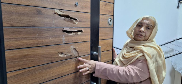 İstanbul'da komşu dehşeti: Sinirini alamadı, evine baltayla saldırdı! Çelik kapı bu hale geldi, o anlar kamerada... - Resim: 1