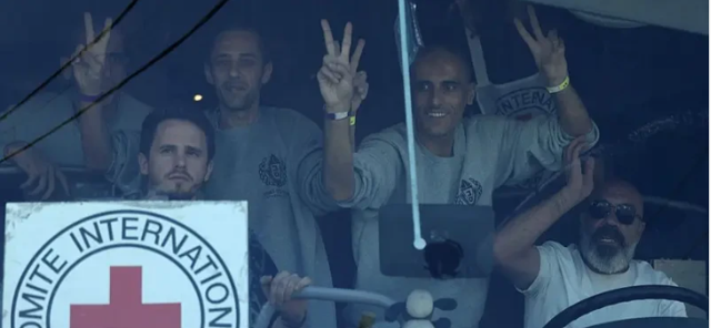 Hamas ve İsrail arasında rehine takası! Hamas hepsini bıraktı o esnada Trump geldi - Resim: 4