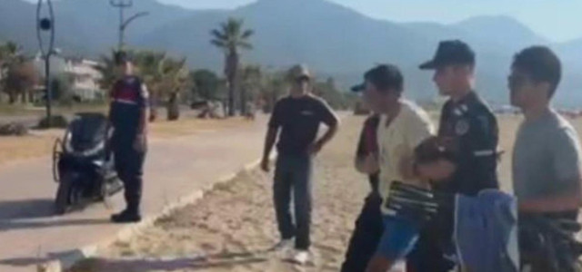 Kuşadası'nda plajda hırsızlık! Suçüstü yakalandı, mesleği herkesi şaşkına çevirdi - Resim: 0