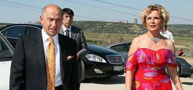 Nihat Özdemir kimdir aslen nereli eşi ve çocukları kimdir? - Resim: 1