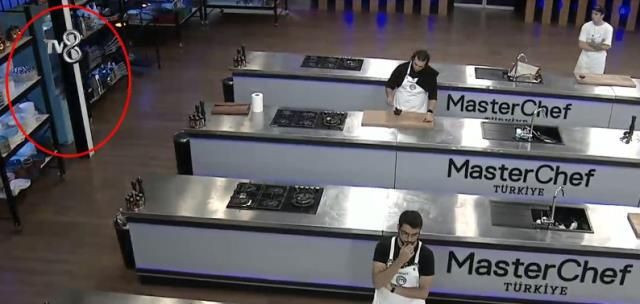 MasterChef Türkiye'de Mehmet Şef ve Barbaros birbirlerine girdi! 'Beni dinle!' - Resim: 3