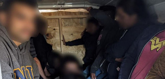 ABD'de karton kutulardan kaçak göçmen çıktı - Resim: 0