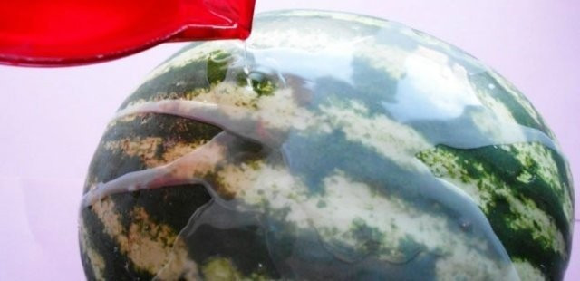 Karpuzun üzerine mum dökün bakın neler olacak - Resim: 3
