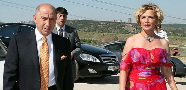 Batuhan Özdemir kimdir Nihat Özdemir'in oğlu gözaltına alındı - Resim: 1