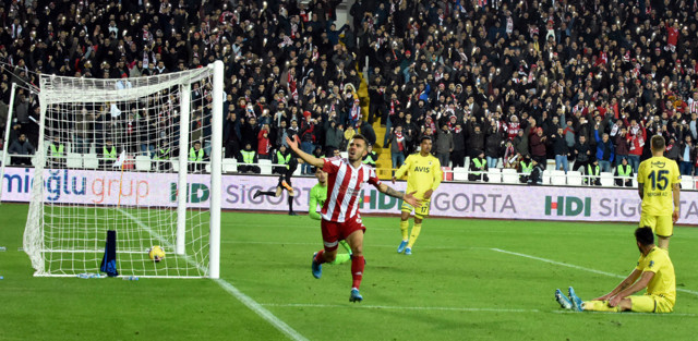 Süper Lig'de favoriler kazanmayı unuttu - Resim: 0