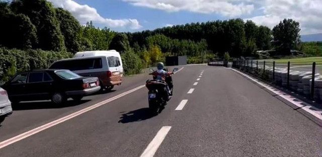 Kenan Sofuoğlu'nun 3 yaşındaki oğluyla görüntüleri gündem oldu yorumlara ateş püskürdü - Resim: 0