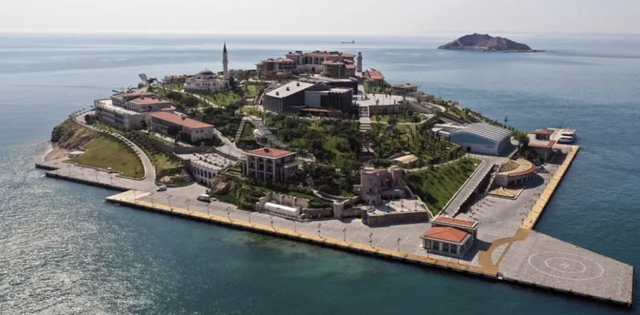 Demokrasi ve Özgürlükler Adası ziyarete açıldı! İşte bilet fiyatı - Resim: 0