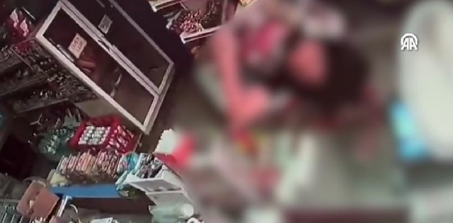 Eskişehir'de market sahibine palalı saldırı! Dehşeti böyle anlattı, saldırı sebebi inanılmaz - Resim: 0