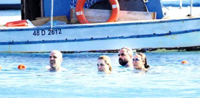 Burçin Terzioğlu sevgilisiyle halk plajını tercih etti beğenileri kaptı 'Halkın starı Burçin' - Resim: 4