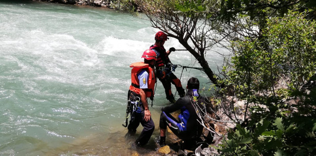 Munzur Çayı'na düşerek kaybolan gencin cesedi bulundu - Resim: 0