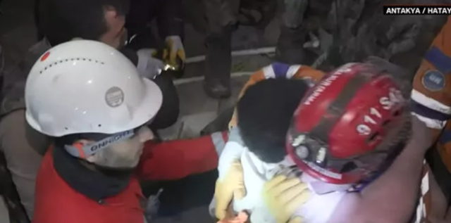 Deprem felaketinde 8. gün! Can kaybı artıyor, mucizeler sürüyor! Dakika dakika son bilgiler - Resim: 3