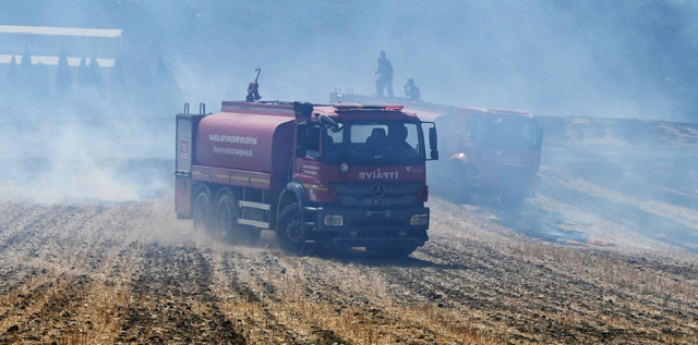 Manisa'da otluk ve makilik alanda yangın! Kontrol altına alındı - Resim: 0