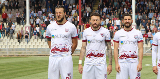 Batuhan Karadeniz transferini kendi duyurdu: Şafak atarsa 2, bekle bizi - Resim: 1