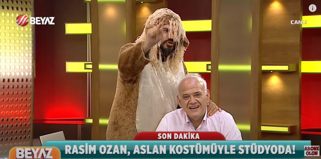 Rasim Ozan Kütahyalı yine yaptı yapacağını! Canlı yayına 'aslan kostümü' ile çıktı: Sosyal medya yıkıldı! - Resim: 2