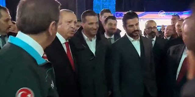 Kuruluş Osman'ın yıldızı Burak Özçivit yerli otomobil törenine katıldı! - Resim: 2