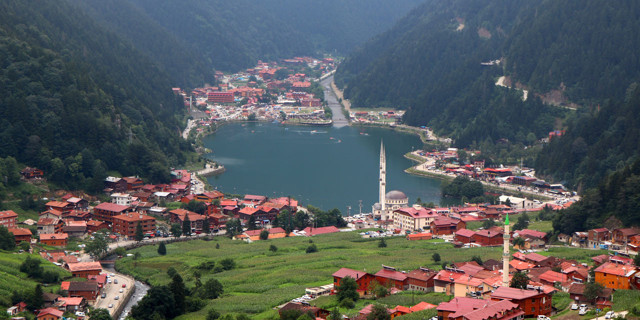 Yağmurla gelen çamur Uzugöl’ün rengini değiştirdi - Resim: 0