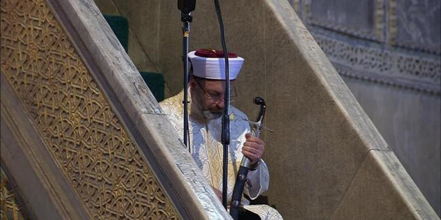 Ali Erbaş mimbere neden kılıçla çıktı? Kılıç ne anlama geliyor - Resim: 0