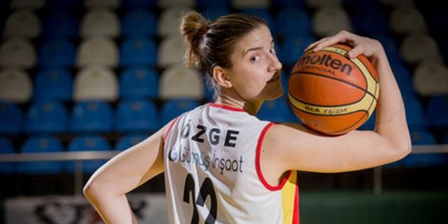 Milli basketbolcu Özge Kavurmacıoglu’nun yeni adresi belli oluyor - Resim: 0