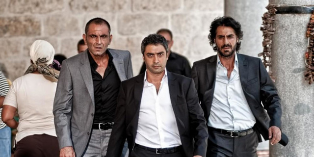 Kurtlar Vadisi'nin Memati Baş'ı Gürkan Uygun'un eşini görenler adeta büyüleniyor! Bakın eşi kimmiş... - Resim: 1