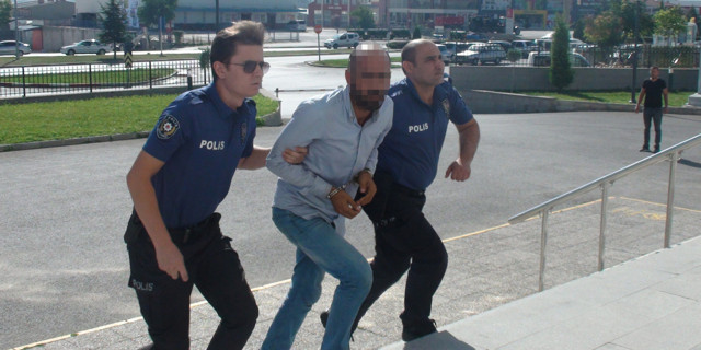 Karaman'da servetini çöpün yanına bıraktı! Sahte savcıdan arsız cümle - Resim: 0