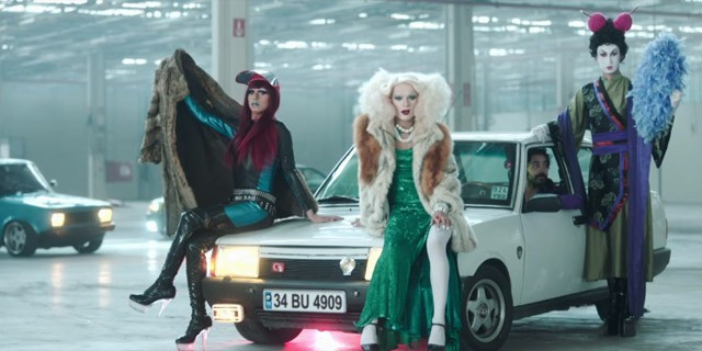  Athena'dan transseksüel cinayetlerine tepki klibi - Resim: 1