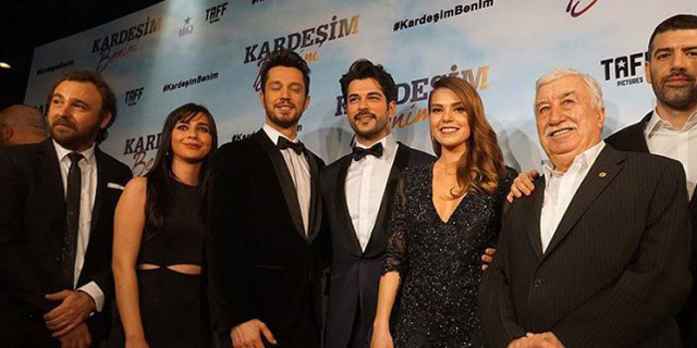 Burak Özçivit Aslı Enver sırrını ağzından kaçırdı! Filmde olacak mı? - Resim: 4