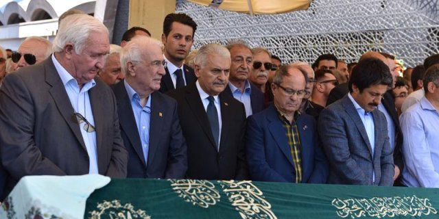 Binali Yıldırım yarı babam sayılır! Deniz Akkaya'dan bomba açıklamalar - Resim: 2