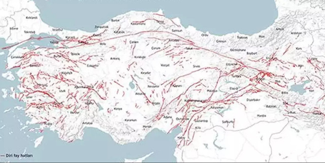 Malatya'daki deprem sonrası korkutan açıklama: Yıkım olabilir - Resim: 0