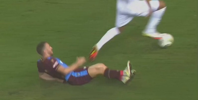 Trabzonspor'da sakatlık şoku! Visca hastaneye kaldırıldı! - Resim: 2