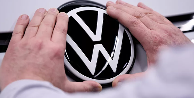 Volkswagen, tüm yatırımları erteleme kararı verdi! Türkiye de dahil - Resim: 0