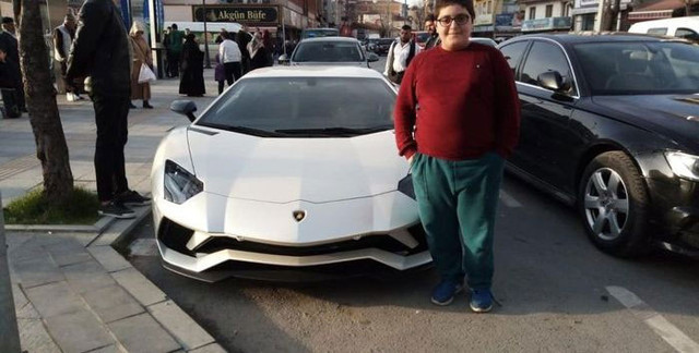 Koronavirüs bu kez bir çocuğu hayattan kopardı - Resim: 0