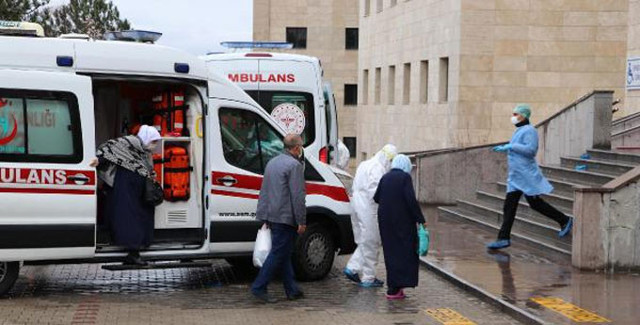 Karantinadaki umrecilerde koronavirüs çıktı - Resim: 1