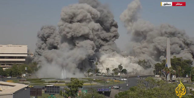 İsrail Suriye'nin başkenti Şam'ı vurdu! Bahaneleri Dürziler oldu 'karadan da girebiliriz' - Resim: 0
